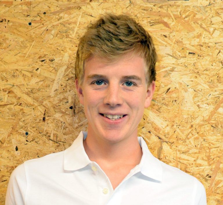 Bernhard Buxbaum, PilotFür mich sind die Flugeinsätze in den Bergen das Spannendste. Da muss man alles im Auge haben: Die Technik, das Wetter, den Auf- und Abstieg.