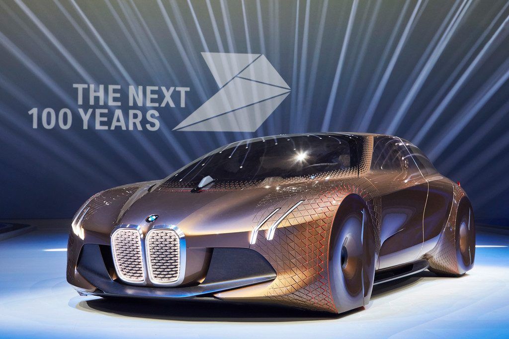 BMW gibt zum Jubiläum Ausblick in die Zukunft