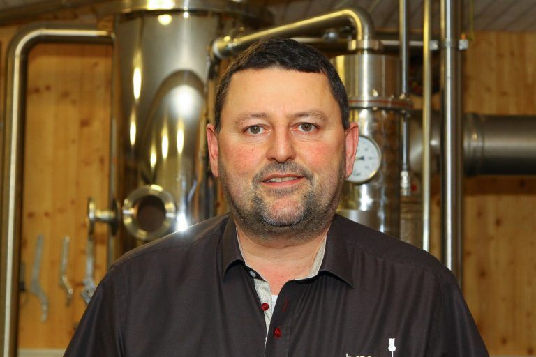 Bruno Broger,  BrennerMich fasziniert am Brennen, dass ich die verschiedenen Aromen aus der Natur in einer Flasche einfangen und konzentrieren kann.