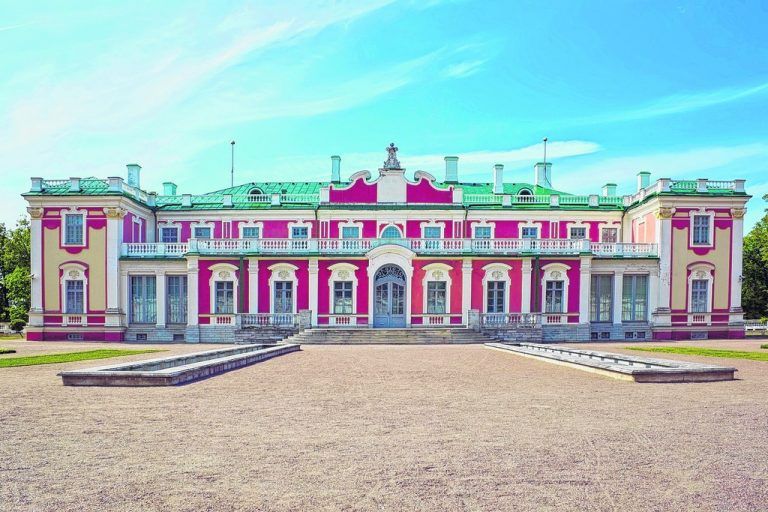 Das barocke Schloss Kadriorg ist einen Besuch wert.