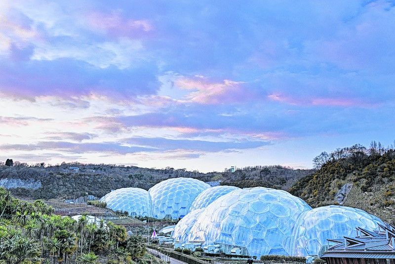 Gigantische Glashäuser beim Eden-Project