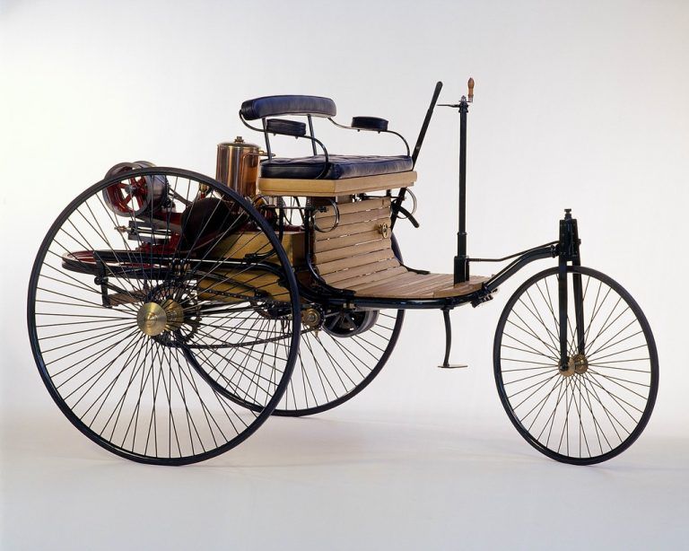 Das erste Automobil der Welt: Benz-Patent-Motorwagen aus dem Jahr 1886. Foto: Daimler