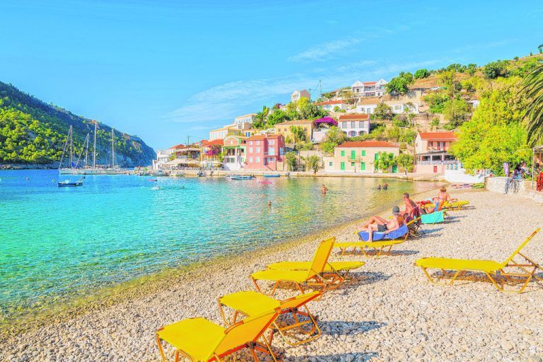 Das kleine Örtchen Assos auf der Insel Kefalonia. Fotos: shutterstock