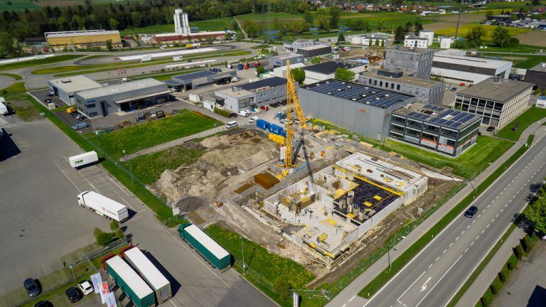 Der Ausbau des Interpark Focus in Röthis läuft seit Dezember 2015 auf Hochtouren. Foto: VN/Paulitsch