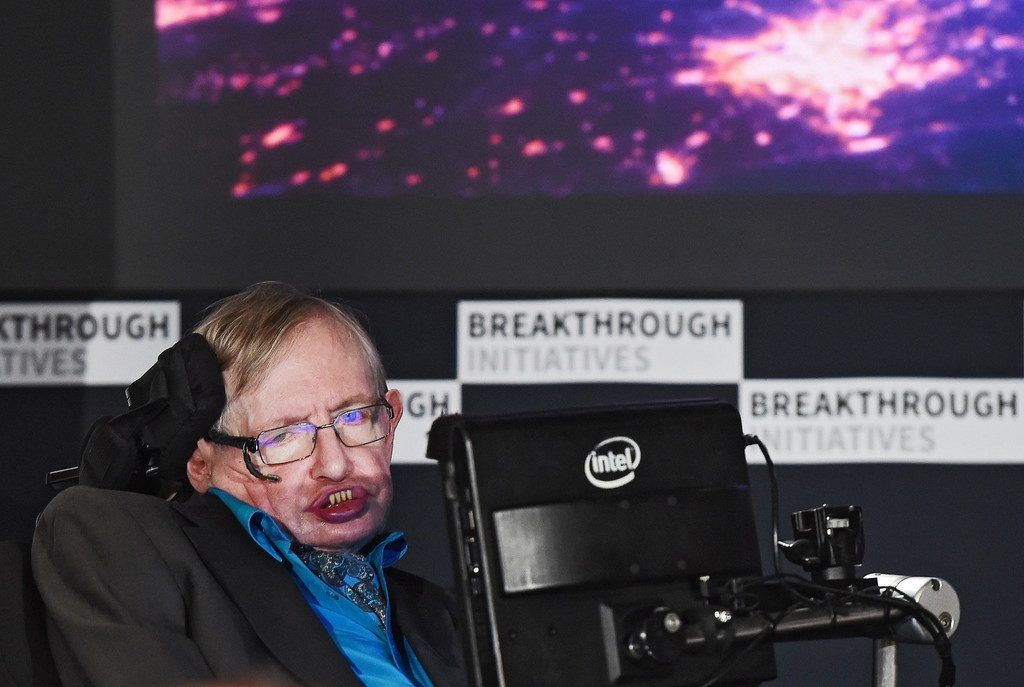 Starphysiker hilft bei Fahndung nach Aliens