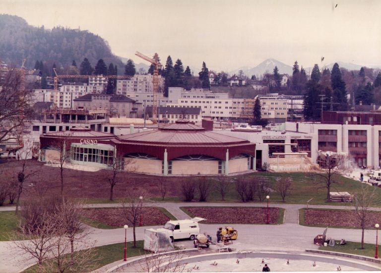 Der Casino-Bau am Bodensee wurde im Jahr 1984 begonnen und 1986 fertiggestellt.