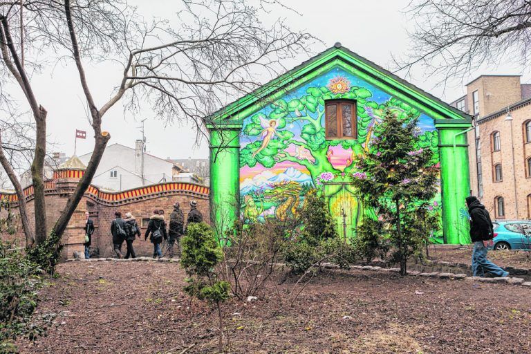 Der Freistaat Christiania gehört heute zu den wichtigsten Sehenswürdigkeiten der Stadt. Fotos: Shutterstock