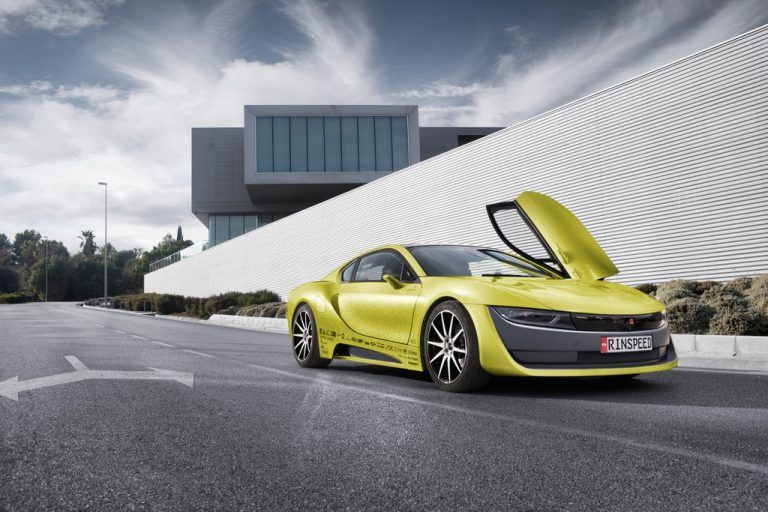 Der hybride Sportwagen Etos mit multifunktionalem Innenraum und persönlichem Autopilot. Fotos: Etos