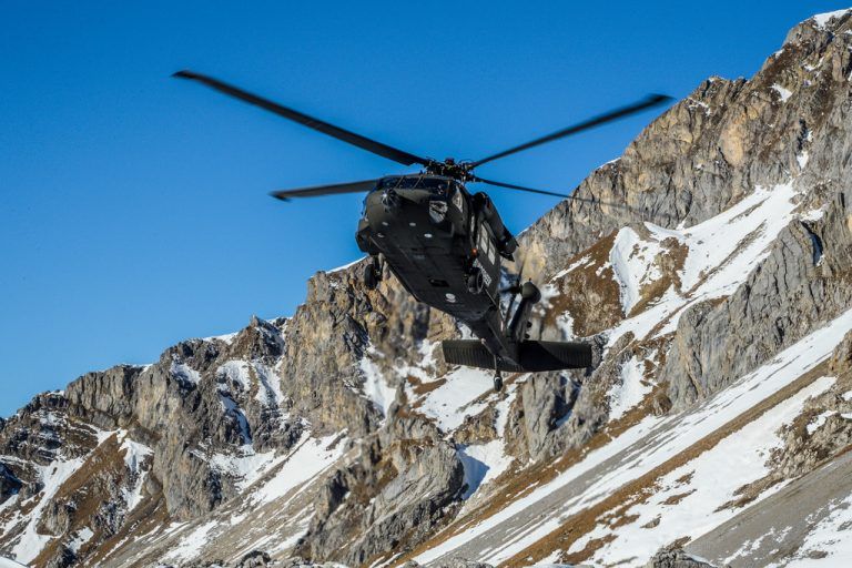 Der nächstgelegene Heereshubschrauber wird ab 2016 in Oberösterreich stationiert sein. Tirol und Vorarlberg wollen sich wehren. Foto: VN/Lerch