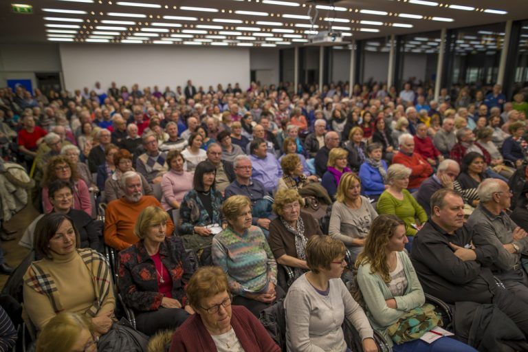 Der Panoramasaal im LKH Feldkirch war dem Besucheransturm kaum gewachsen. Fotos: vn/roland paulitsch