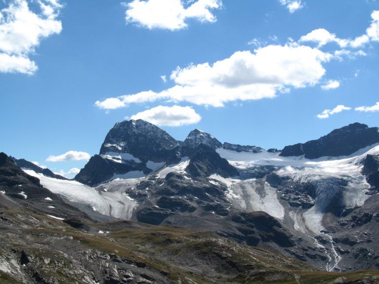 So erhaben präsentiert sich der Piz Buin den Bergfreunden im Sommer. Im Winter ist er ein begehrter Skiberg.