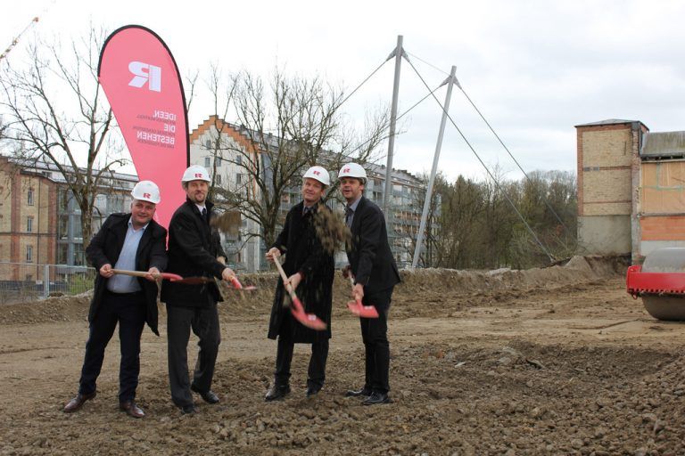 Der Spatenstich beim Wohnprojekt in der Innenstadt von Kempten.