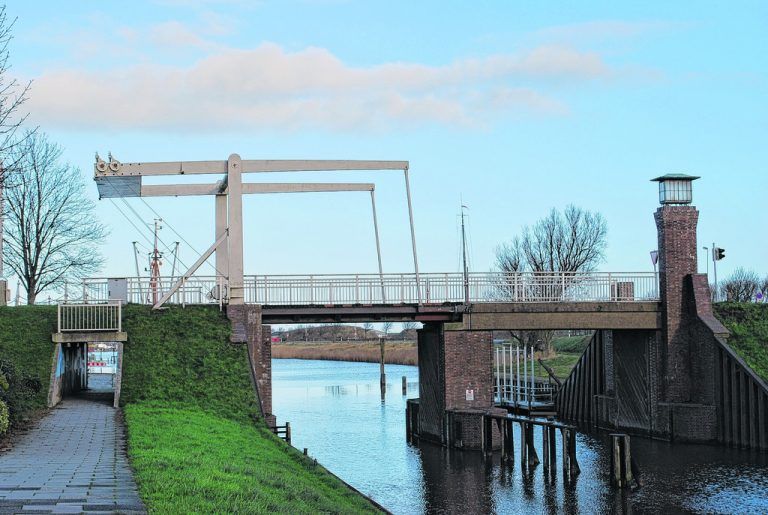 Die alte Zugbrücke von 1765 wurde durch eine neue ersetzt.