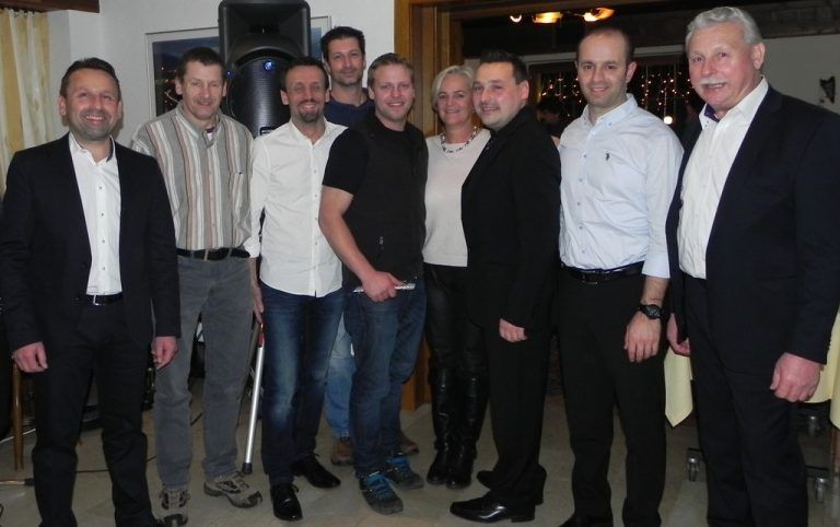 Die Autofamilie Maier in Götzis ehrte ihre Mitarbeiter für ihre jahrelange Firmentreue. Foto: Maier