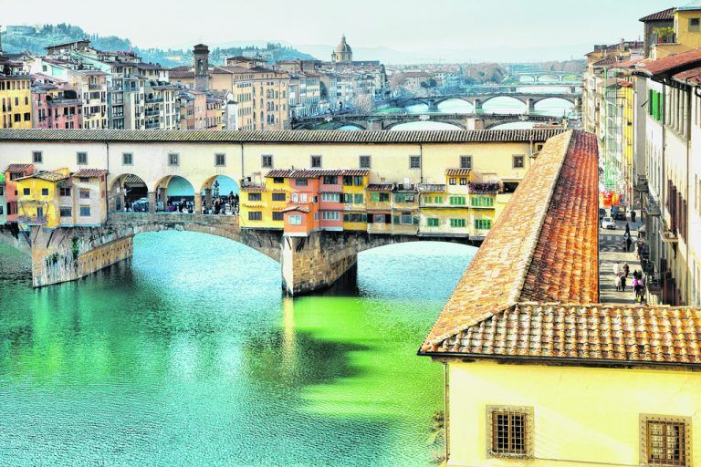 Die berühmte Ponte Veccio mit den hängenden Geschäften. Fotos: Shutterstock