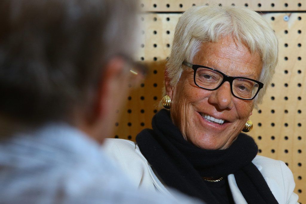 Carla del Ponte klagte Milosevic, Karadzic, Mladic und andere Kriegsverbrecher an.