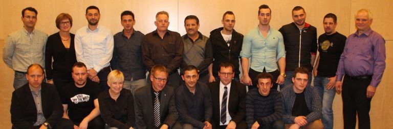 Die Geschäftsleitung mit Alexander Bell, Stephan Bell und Werner Beck ist stolz auf die große Anzahl von langjährigen Mitarbeitern. Foto: FP