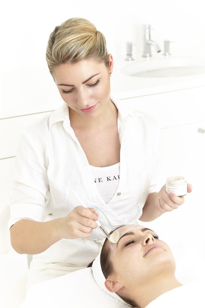 Die Lehrberufe im Kosmetikbereich sind stark gefragt.