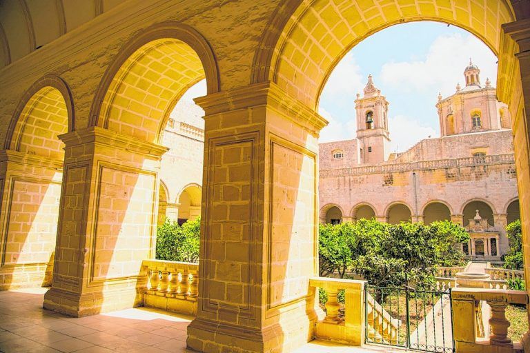 Die Sankt-Dominikus-Kathedrale in Rabat.