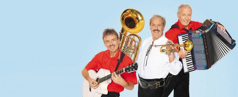 Die Show-Unterhaltungsband Alpenland Sepp & Co sorgt am 18.März 2016 im Vinomnasaal für Stimmung.  Foto: FG