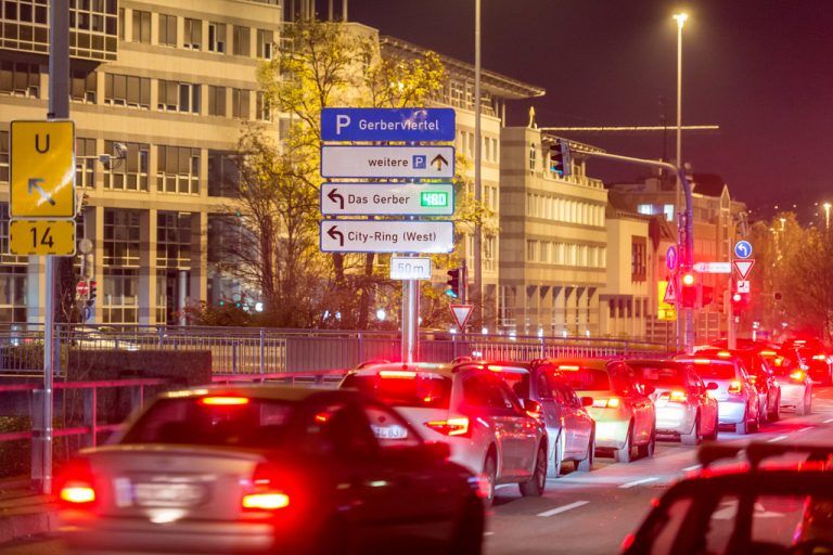 Die Suche nach Parkplätzen macht rund 30 Prozent des innerstädtischen Verkehrs aus. Foto: Werk