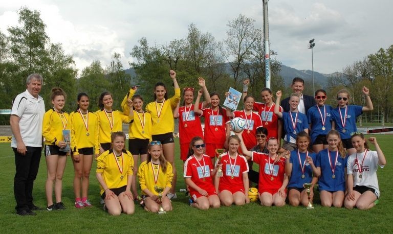 Die Top-3-Teams in der Unterstufe der Mädchen (v. l.): SMS Nenzing 4c, SMS Satteins 4c und SMS Nenzing 3c. Foto: Privat
