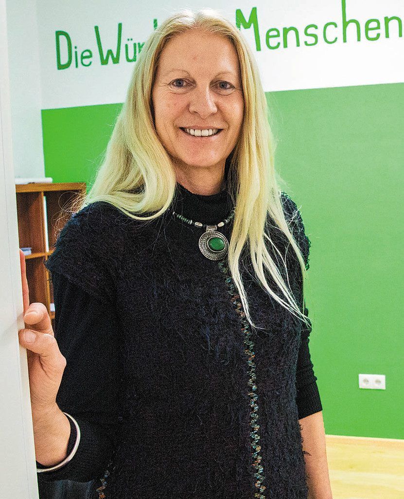 Flüchtlingen die Hand reichen