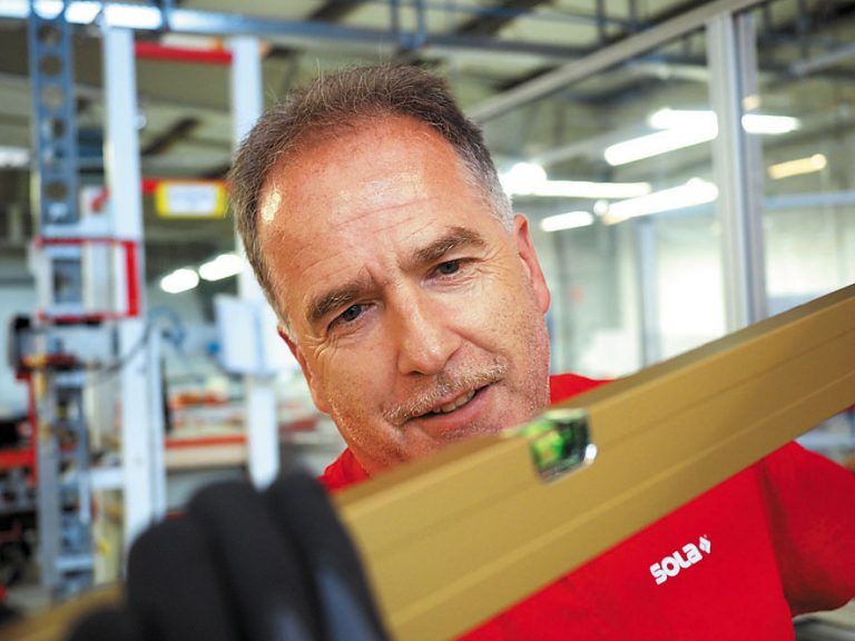 Ewald Holodnik ist seit 30 Jahren Mitarbeiter der Firma Sola.