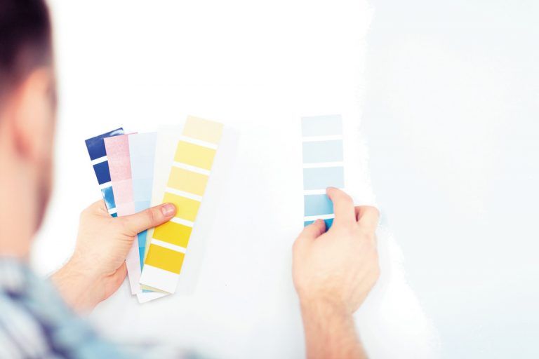Farbmuster geben nicht immer den Originalton der Farbe wider. Foto: Shutterstock