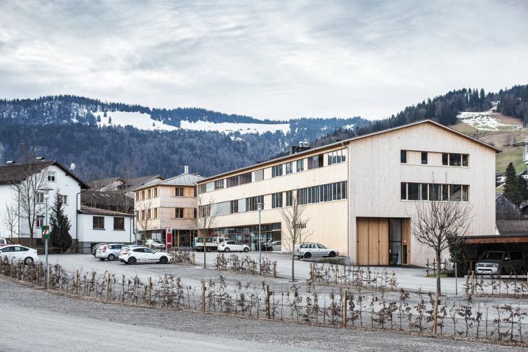 Kleines Bürgerhaus mit großem Schopf