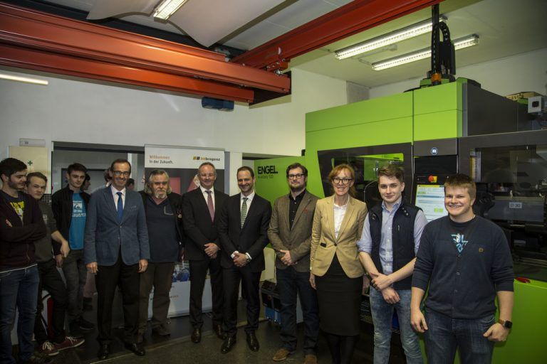 Neue Maschine für HTL-Schüler