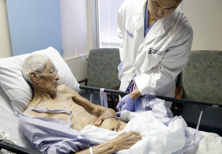 Verbrannte Hand durfte am Bauch des Patienten heilen