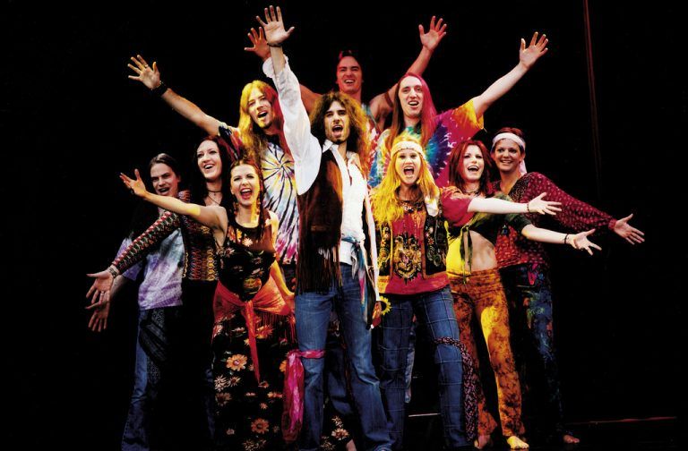 „Hair“ –Zeitreise in die Hippiezeit