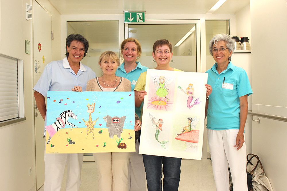 Jugendliche malen für Kinderstation