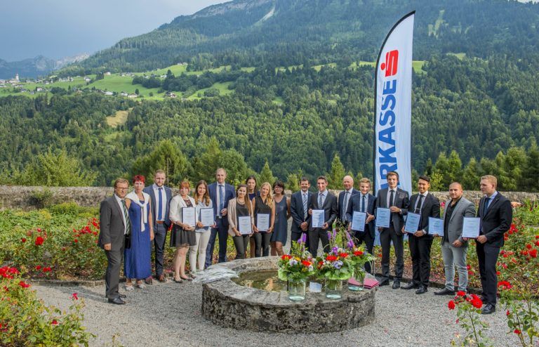 Sparkassen-Lehrlinge feierten Abschluss