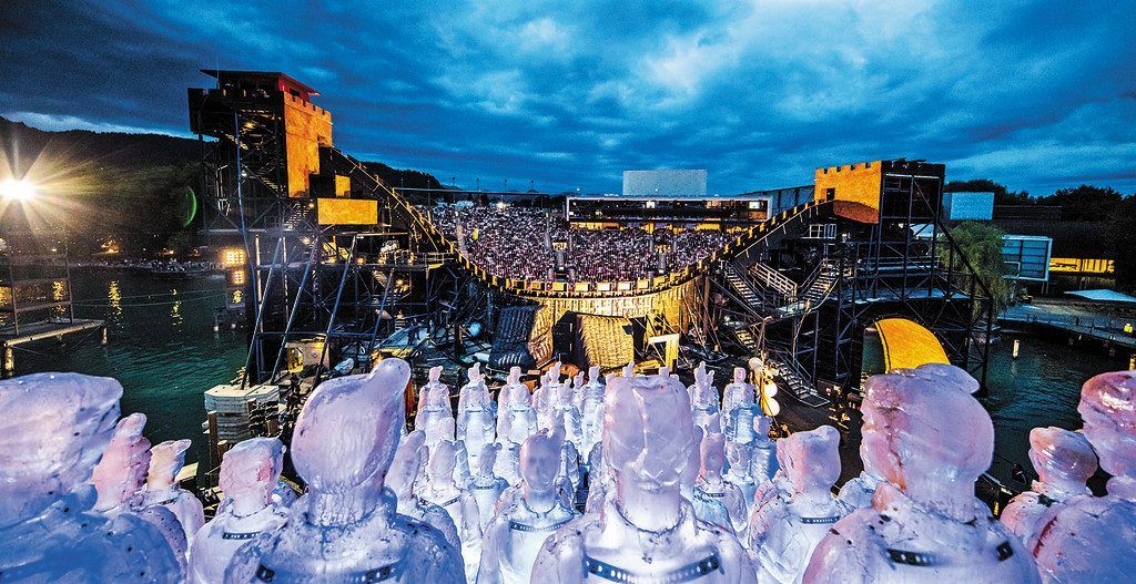 Puccinis &#8220;Turandot&#8221; ist nicht nur ein Seestück, sondern aus vielen Perspektiven auch ein &#8220;Sehstück&#8221;