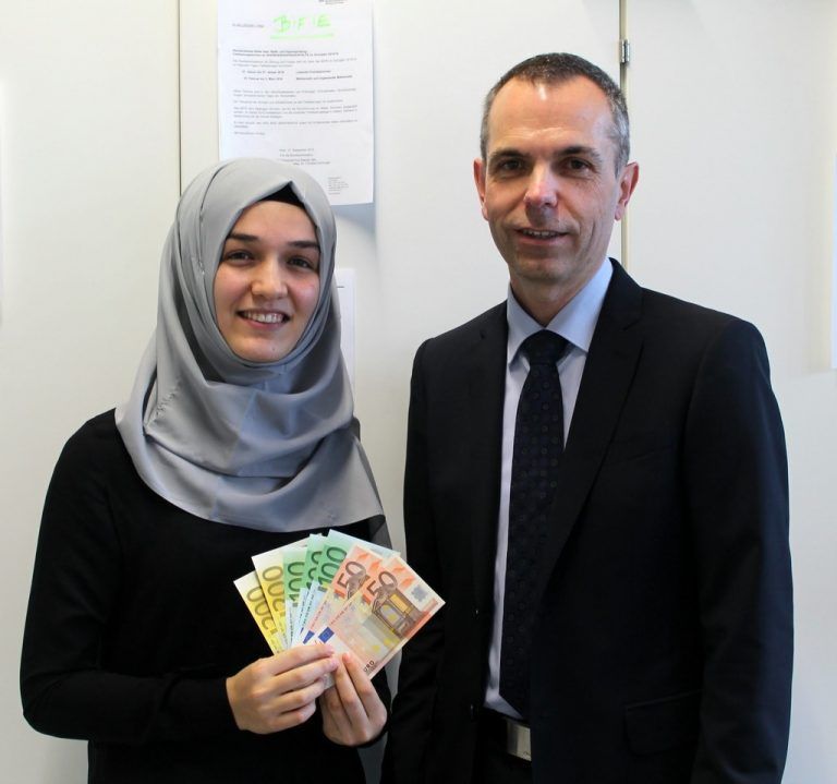 Tausend Euro Stipendium