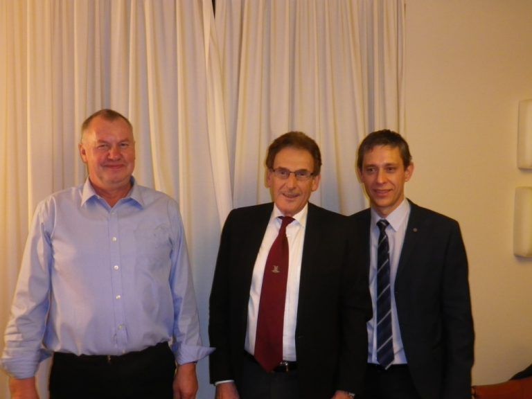 Rädler-Baustoffe ehrt Jubilare