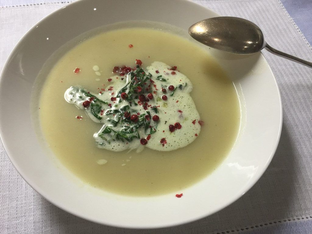Topinambursuppe mit Spinat