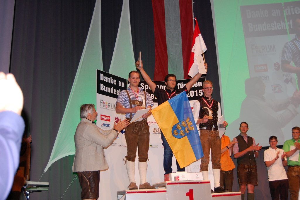 Gold für Stefan Behr bei Tischlerwettbewerb