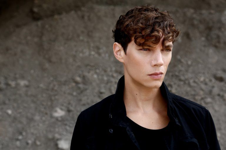 Francesco Tristano füllt große Konzertsäle und auch Tanzflächen angesagter Clubs in ganz Europa. Staggat