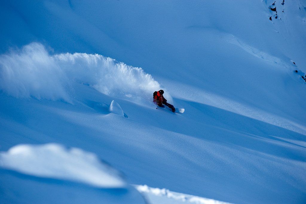 „Freeriden“ mit Snowboard und Ski: Tom Kusters „Safety Camps“ feiern 20 Jahre.