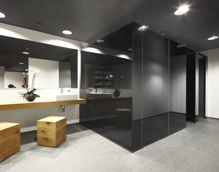 Für die Jury eine „anspruchsvolle Lösung, die das moderne Ambiente im Bad edel unterstreicht“. Foto: GM