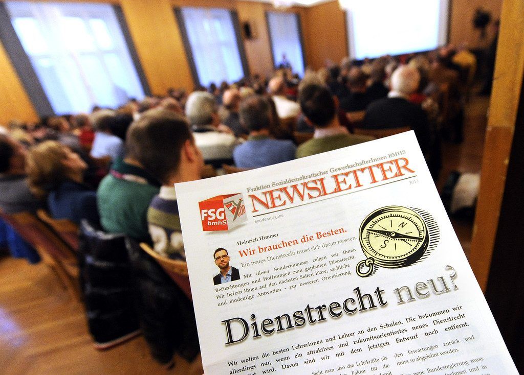 Gewerkschaft, Schullandesrätin und Nationalräte geloben Einsatz für Junglehrer.