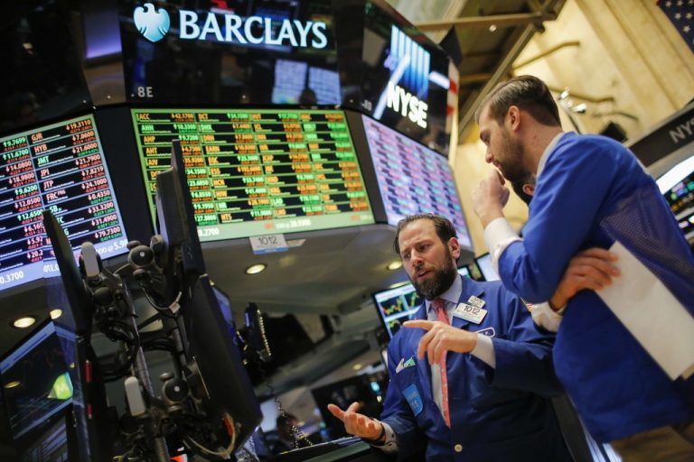 Für Trader (hier im Bild an der New Yorker Börse) sind die Zeiten nicht einfacher geworden. Foto: AFP