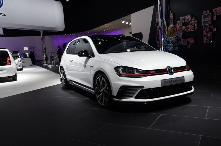 GeburtstagsgeschenkZum 40. Geburtstag des Golf GTI legt VW das Sondermodell GTI Clubsport auf. Der stärkste GTI aller Zeiten stellt 265 PS Leistung bereit.