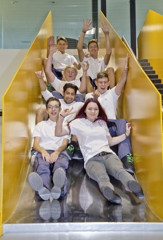 HERON: Sieben neue Lehrlinge haben ihre berufliche Karriere begonnen. Insgesamt bildet die Heron-Gruppe mit den Unternehmen Robotunits, Heron-CNC-Technik und Servus Intralogistics 18 Lehrlinge aus. Foto: HERON