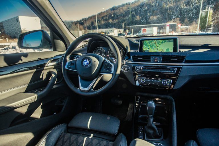 Hochwertiges Cockpit: alles sitzt und passt perfekt.