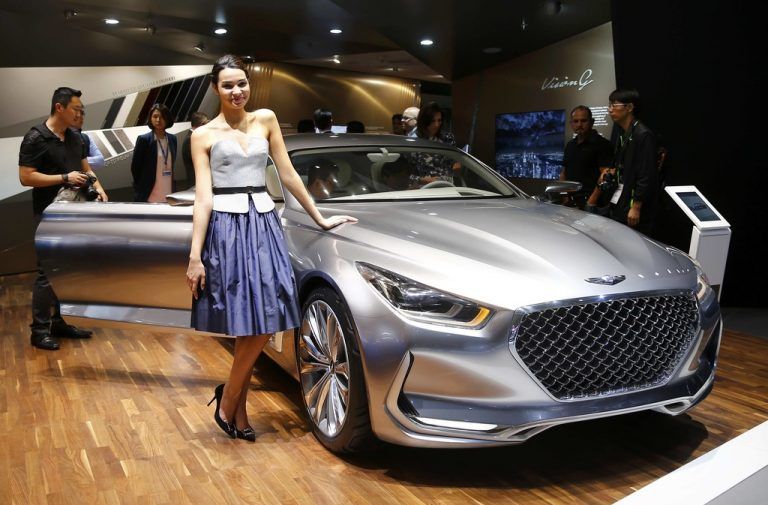 Hohe AnsprücheMit dem überarbeiteten SUV Santa Fe und der Studie „Vision G“ zeigt Hyundai seine hohen Ansprüche. Das Konzeptfahrzeug gibt einen Ausblick auf ein neues Oberklasse-Modell.