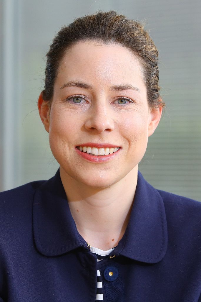 Ich habe einmal gelesen, dass es vier Dinge gibt, die im Leben nicht mehr zurückkommen: Die Tage, die man erlebt hat. Die Erfahrungen, die man gemacht hat. Die Worte die man benutzt hat, und die Chancen, die man verpasst hat. Stefanie Walser